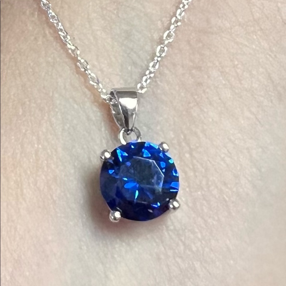 925 Sterling Silver. Solitary. Necklace - Picture 3 of 8